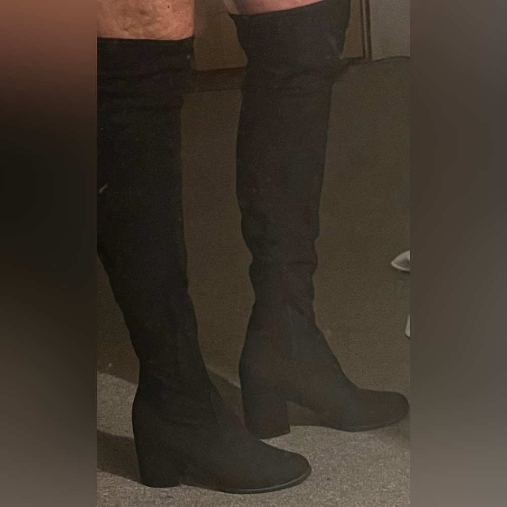 Knee high black heeled boots size 9